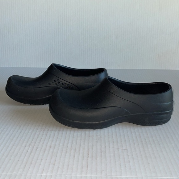 Tredsafe Black Unisex Pepper Slip Resistant Clogs - Picture 3 of 8